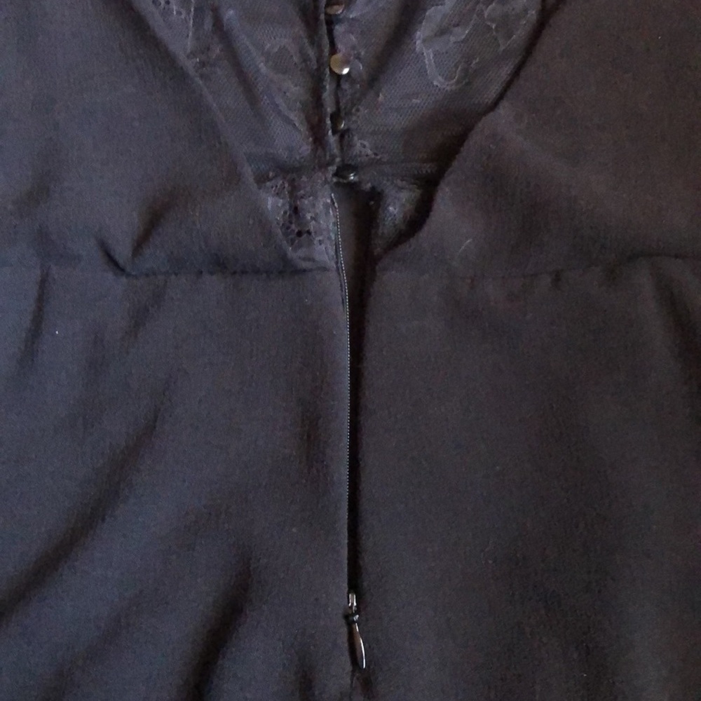 Zara Basic Halter Neck Lace + Button Back Fit & F… - image 7